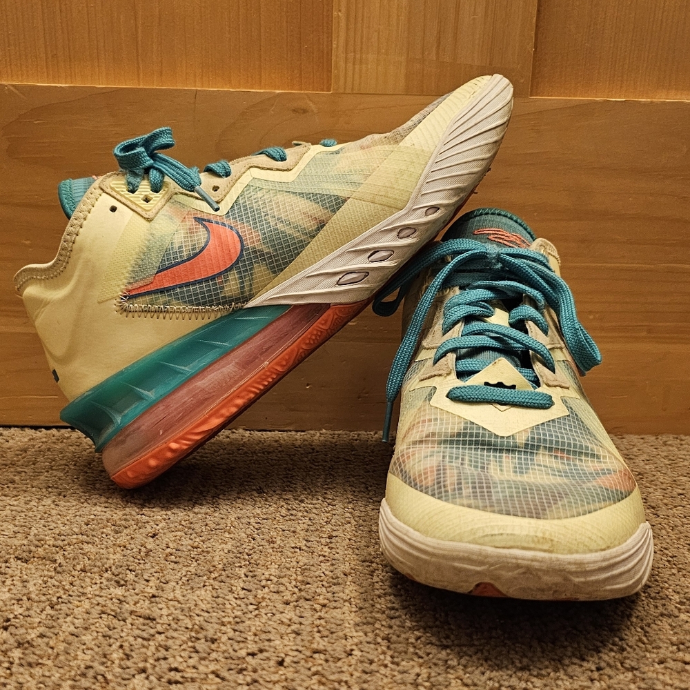 Nike LeBron 18 Low Size 8